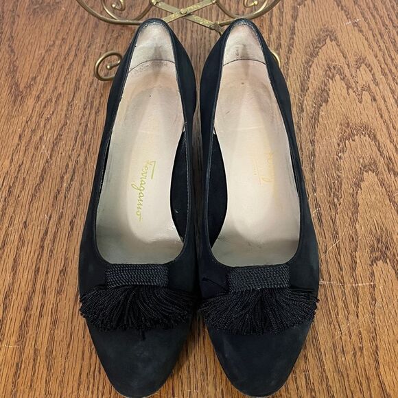Salvatore Ferragamo Low Heel Tassel 7.5 B Suede Heels - Picture 3 of 12